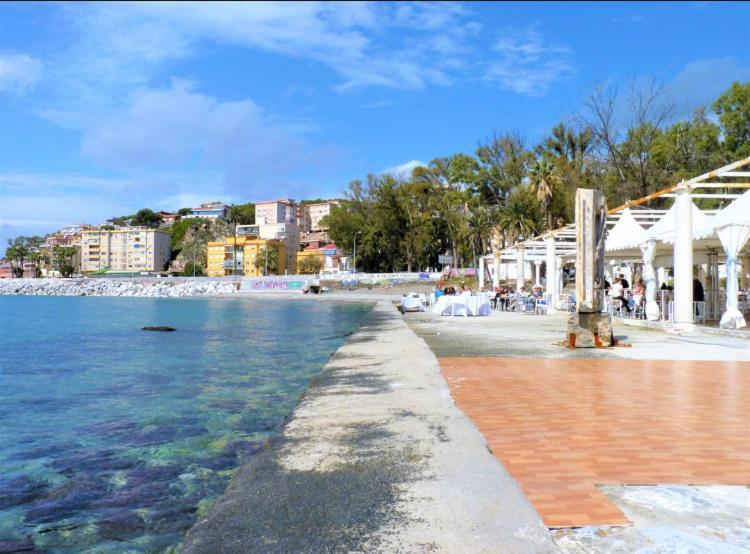 Apartamento En La Playa En Paseo Maritimo Málaga Eksteriør billede